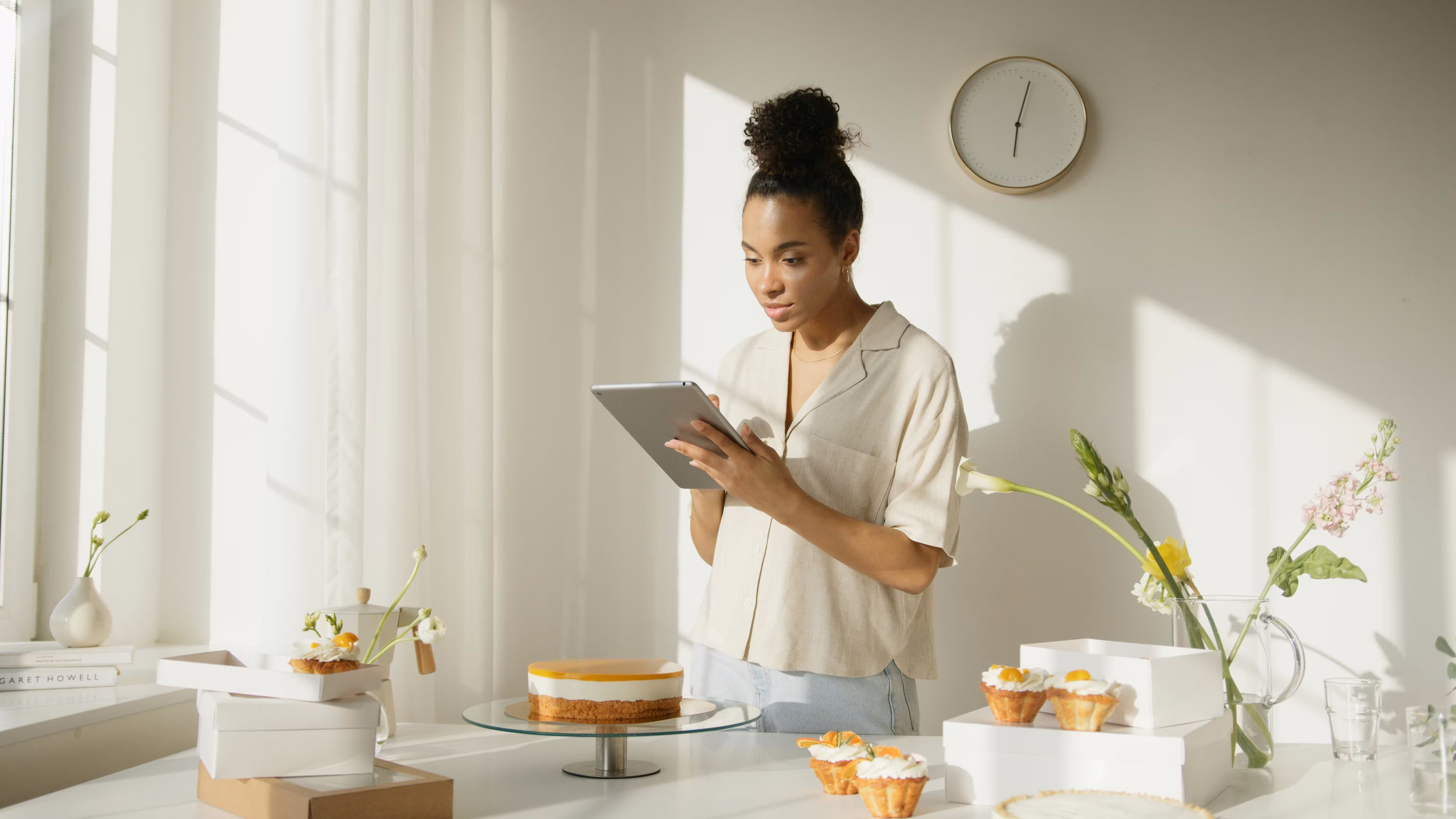 Business woman holding a tablet